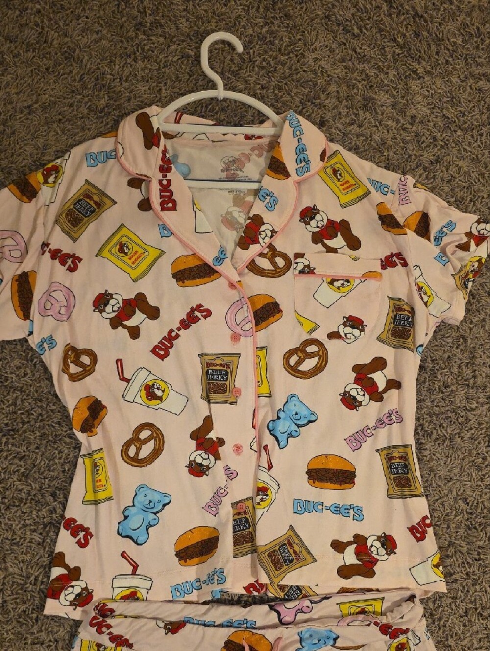 Matching Buc-ees Pj Set. - Picture 3 of 6
